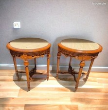 Deux petites tables en bois hêtre Louis XV et plateau en marbre